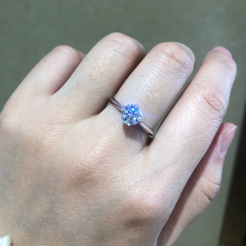 单头女戒S925银镀白金女戒定制选款主石莫桑钻1.0ct
